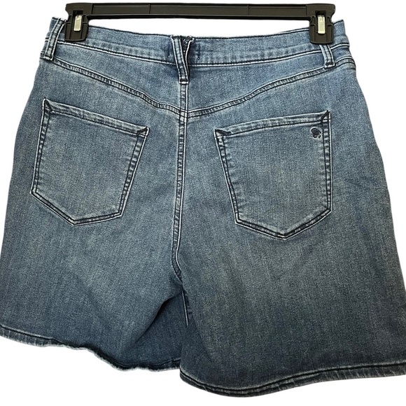 Jessica Simpson Classic Blue Jean Shorts Size 8 - Picture 2 of 4